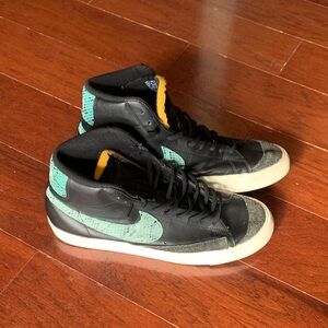 NikeBlazer Mid VNTG 'Snakeskin